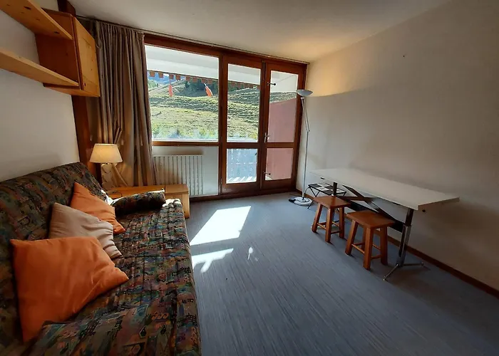 Cosy Avec Balcon Proche Pistes, - Fr-1-351-17